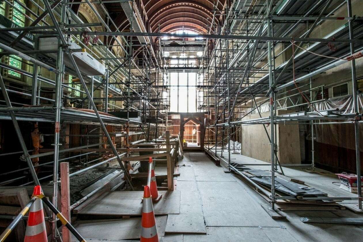 Figure 3 - Internal works ongoing in the Great Hall (2013)